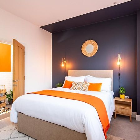 וורטינג Stunning 2 Bed Apartment Sea Views And Parking מראה חיצוני תמונה