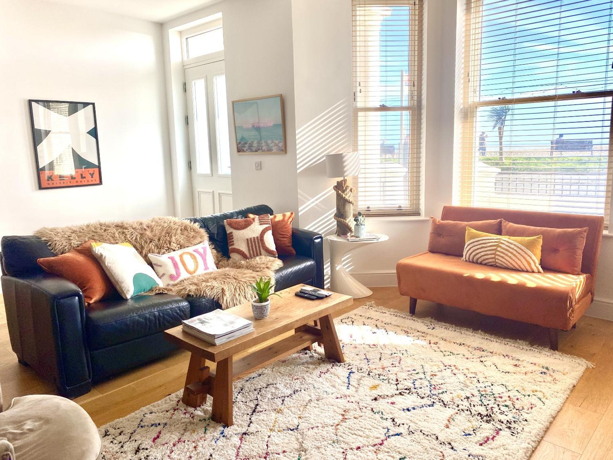 וורטינג Stunning 2 Bed Apartment Sea Views And Parking מראה חיצוני תמונה
