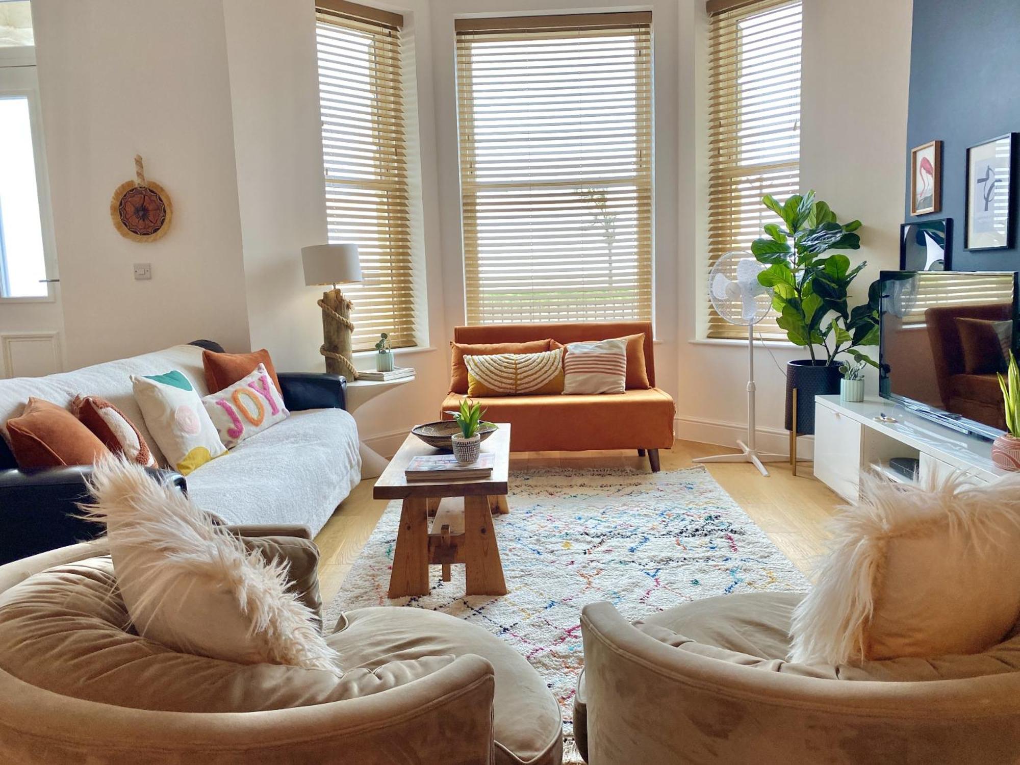 וורטינג Stunning 2 Bed Apartment Sea Views And Parking חדר תמונה